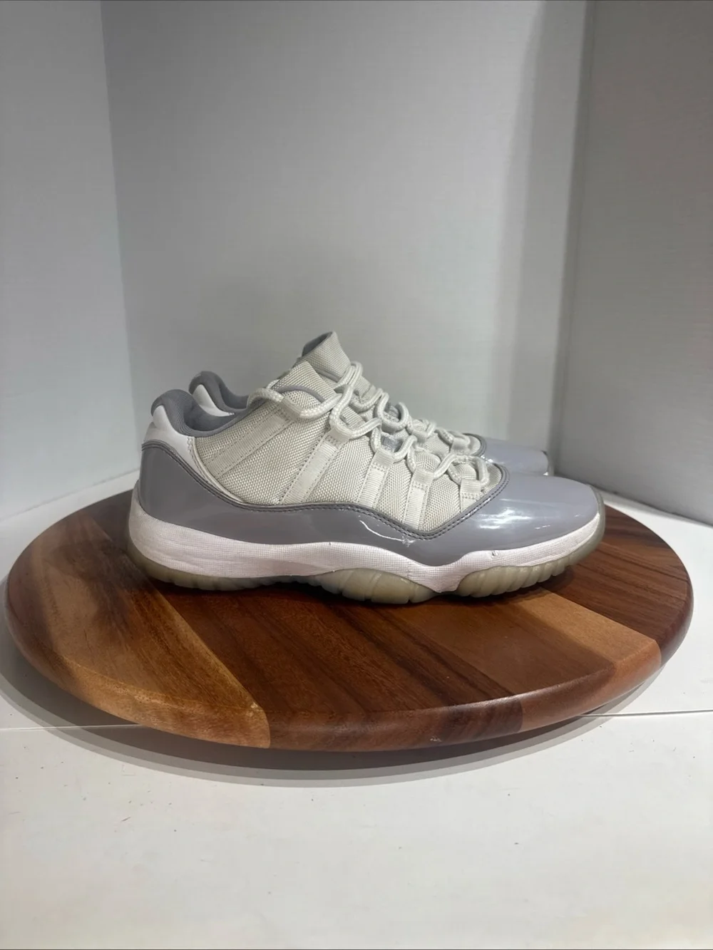 Air Jordan 11 Low Men’s Size 9 Gray/White Low Top Lace-Up Basketball Sneaker